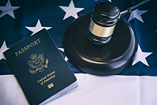 В США выдали первый паспорт с гендером "X"
