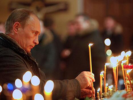 Путин посетил литургию в Тверской области