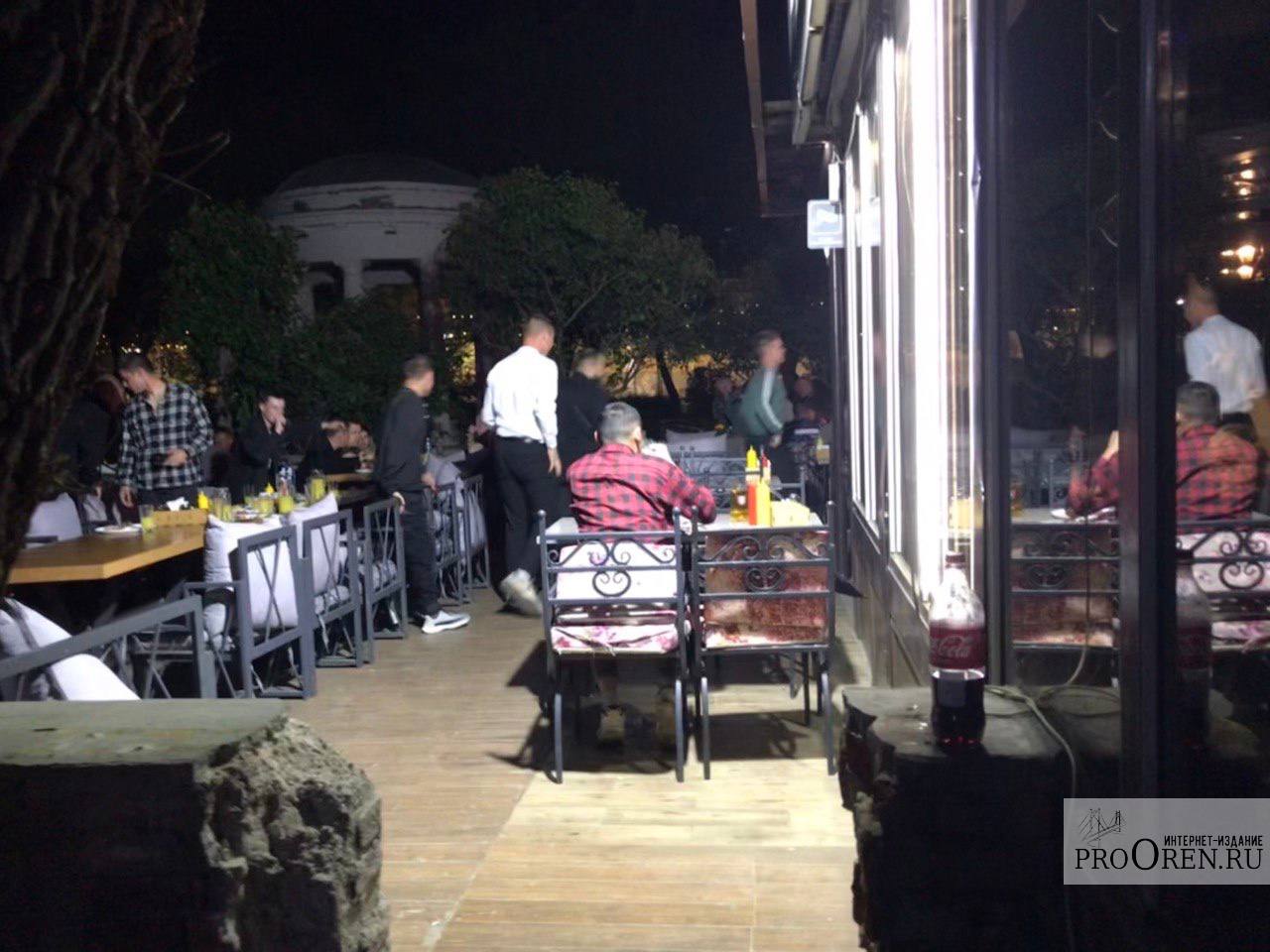 Закон не писан? Летник кафе Ege в сквере им. Ленина в Оренбурге продолжает работать