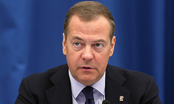 Медведев заявил о желании Запада разделить Россию на части