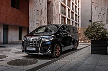 В России отзывают Toyota Alphard из-за английских слов