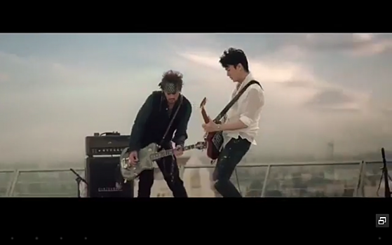 Джонни Депп зажег на гитаре в рекламе японского напитка