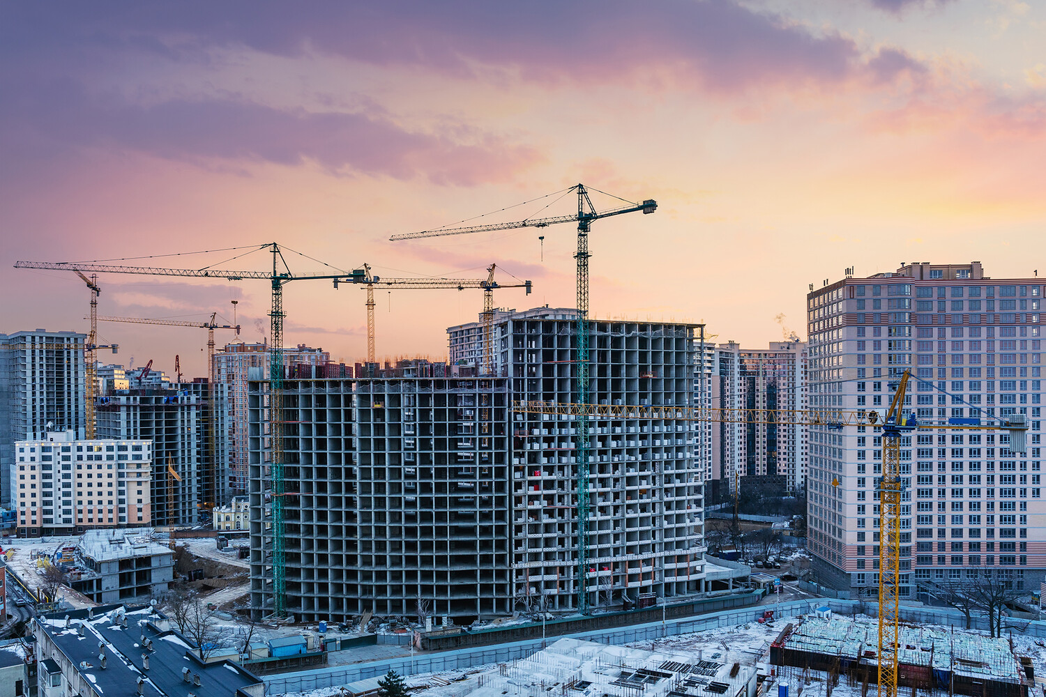 В России строительство домов в городах за три года выросло на 27%