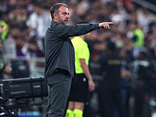 Тренер Флик запретил молодому полузащитнику тренироваться в «Барселоне»