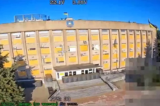 Дрон перелетел Днепр и ударил в окно главы Никополя, сняв атаку на видео