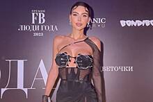 Оксана Самойлова вышла в свет в откровенном платье