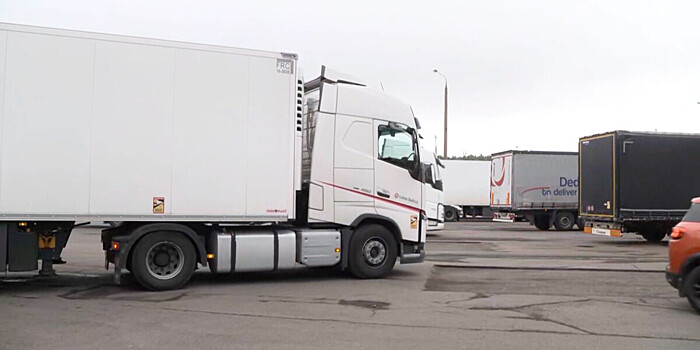 Сотни грузовиков ожидают проезда на литовско-белорусской границе