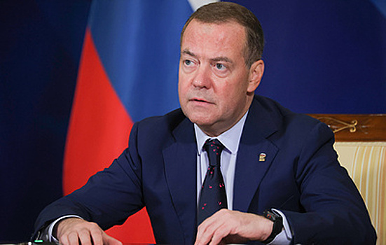Медведев назвал идею о "ключевой пятерке" с участием РФ щелчком по носу Европе