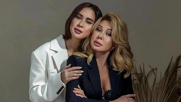 Дочь Любови Успенской очаровала поклонников изящным танцем в платье с декольте: видео