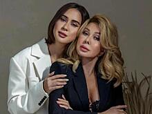 Дочь Любови Успенской очаровала поклонников изящным танцем в платье с декольте: видео