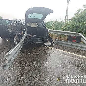 Дорожное ограждение пробило машину насквозь: под Харьковом в страшном ДТП умерла девочка