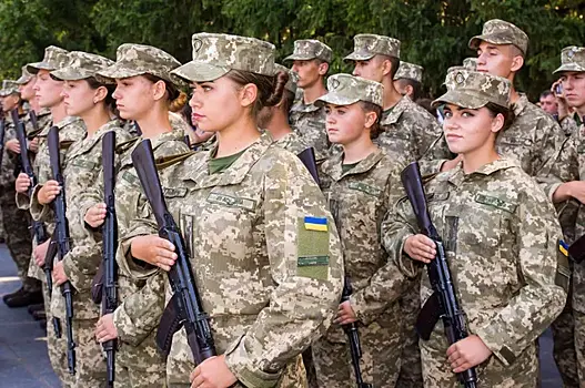 Украина призовет в армию женщин из-за колоссальных потерь ВСУ
