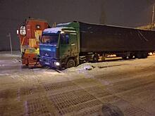 В Тольятти фура столкнулась с тепловозом