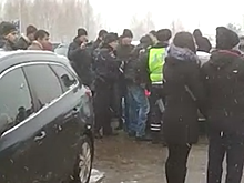 Массовая авария на парковке гипермаркета в Набережных Челнах попала на видео