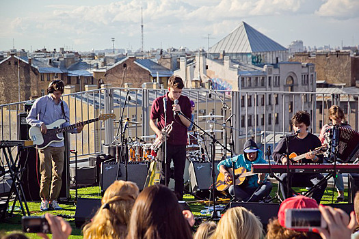 Названы первые исполнители  Roof Music Fest