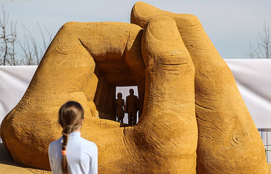 "Хрупкий мир": в Москве проходит Чемпионат мира по скульптуре из песка
