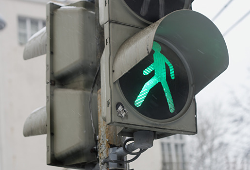 В Кургане установили четыре светофора, работающих от солнечных батарей