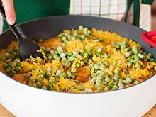 Курица карри с рисом и горошком видео рецепт