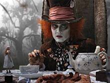 Костюм Джонни Деппа — Безумного Шляпника — станет музейным экспонатом