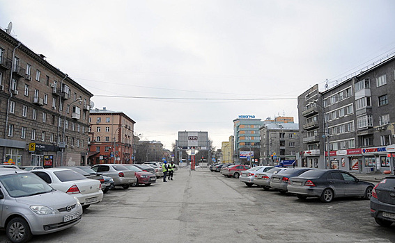 Платными станут бесплатные парковки в центре к сентябрю