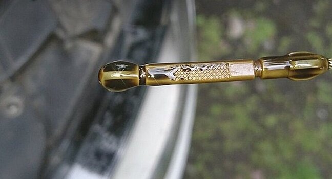 Почему автозаводы рекомендуют менять масло каждые 15 000 км?