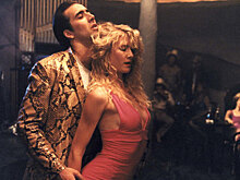 «Змеиный» пиджак и розовый леопард: безумная мода из фильмов 90-х