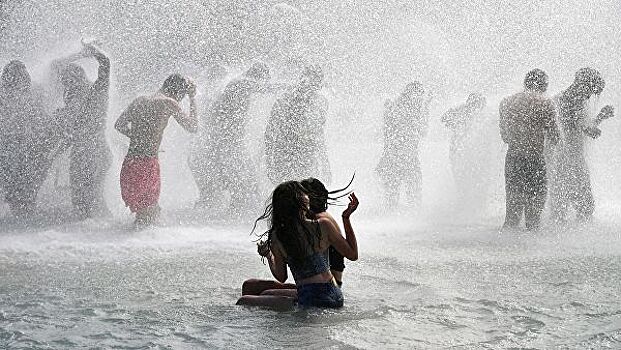 Эксперты рассказали туристам, как вести себя при аномальной жаре в Европе