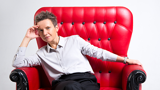 Рок-музыкант Сурганова передала послание номинантам Премии «Все Цвета Джаза»