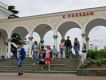 11 поездов в Крым и из него отстали от графика