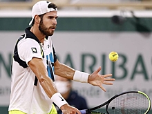 Хачанов проиграл Джоковичу на Roland Garros