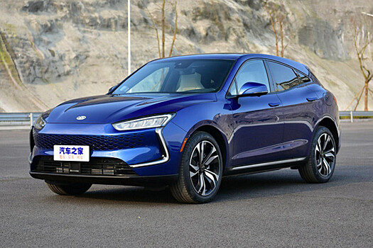 В Россию начали поставлять новые гибридные кроссоверы Seres SF5