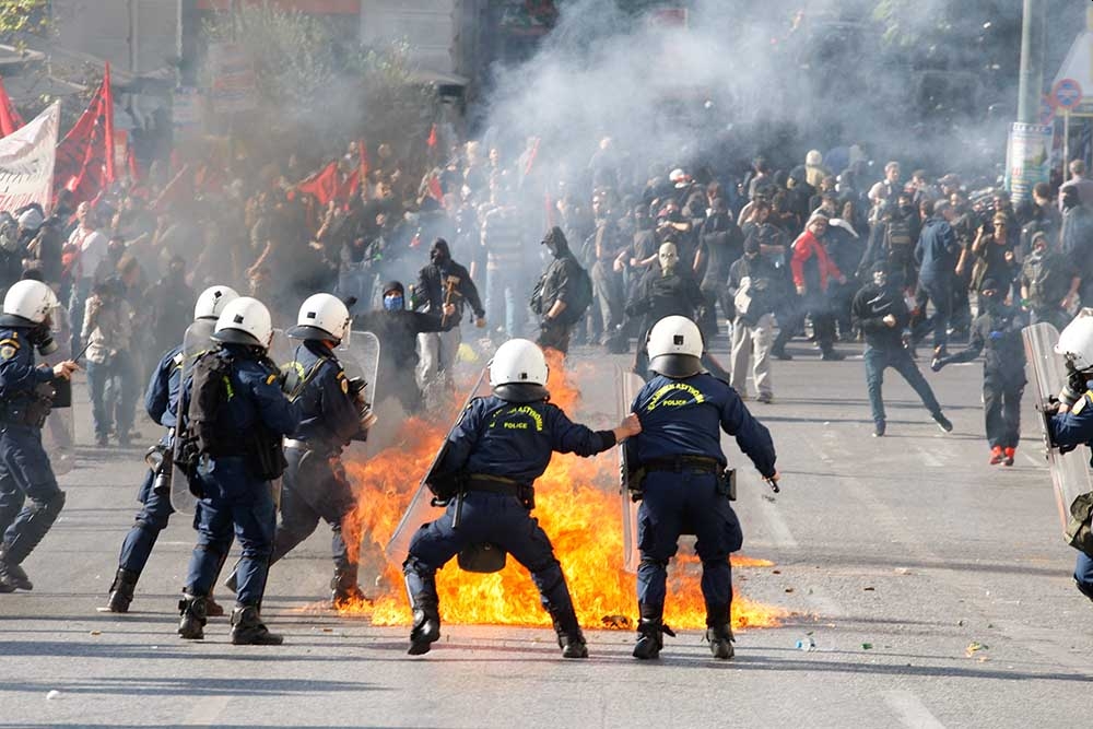 Посольство РФ в Непале призвало россиян оставаться в гостиницах или аэропортах