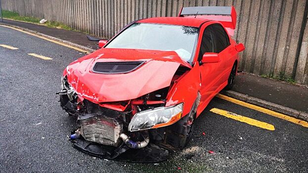 Парень выиграл Mitsubishi Lancer Evo IX, но вдребезги разбил его на следующий день