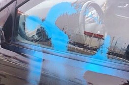 В Ульяновске 12 автомобилей разрисовали краской, подозревают «парковщиков»