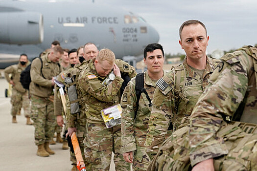 American Conservative: политика Байдена отпугивает американцев от службы в армии