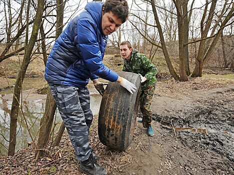 Весеннюю очистку проведут на берегах столичных водоемах