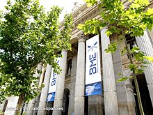 Индекс IBEX 35 снизился перед референдумом о независимости Каталонии