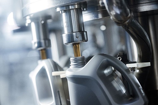 В Омске будут производить российские синтетические масла по полному циклу