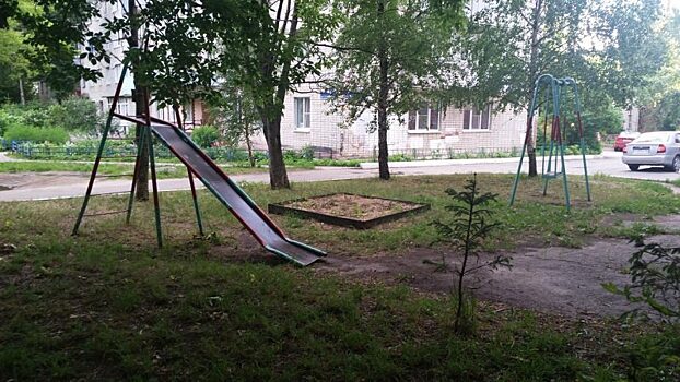 ОНФ обнаружил опасные детские площадки в Калуге