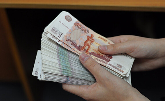 В Волгограде вместе с 9 млн рублей исчезла кассир одного из банков