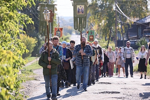 На Среднем Урале десятки паломников вышли в 11-дневный крестный ход