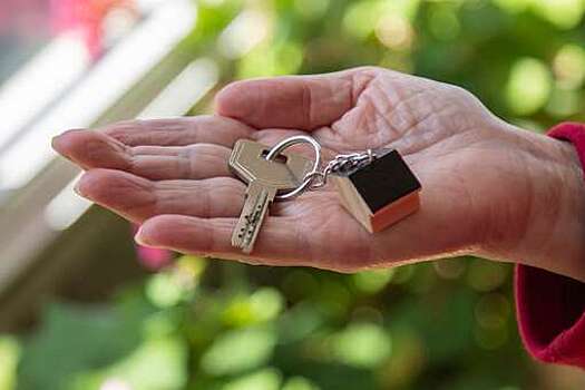 Сенатор Гибатдинов предложил проверять дееспособность пожилых продавцов жилья