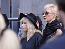 За перемещением следит вся страна: Пугачева уехала из своего замка в Подмосковье в неизвестном направлении