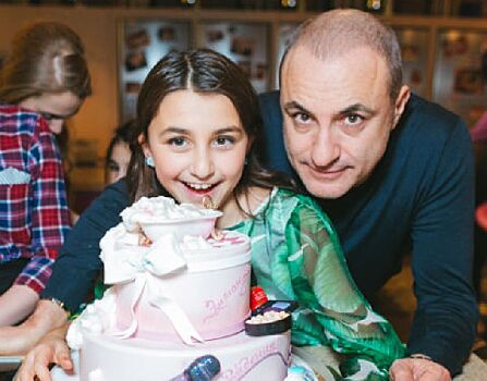 Михаил Турецкий устроил кулинарный мастер-класс для дочери