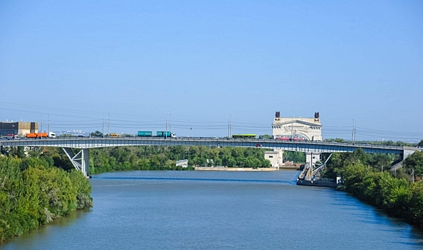 Ремонт моста через ВДСК в Волгограде завершен на 88%
