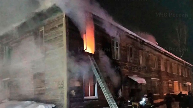 Два человека погибли при возгорании квартиры в Иркутской области