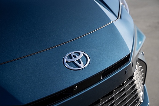 Спрос на Toyota в РФ пошел в гору: марка заняла 11 место в топе продаж