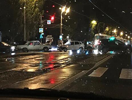 В Самаре из-за столкновения двух машин на пр. Ленина не ходили трамваи