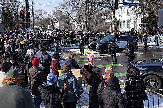 В отношении вдовы убитой в Миннеаполисе во время операции ICE ведут расследование