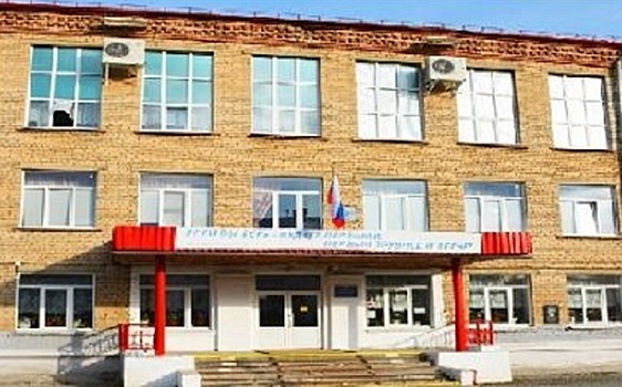 Директора школы в Челябинской области уволили после отказа собирать с родителей долги по ЖКХ